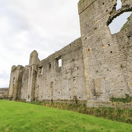 펜션 In & Out 미들햄