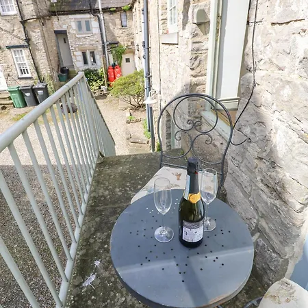 In & Out Middleham